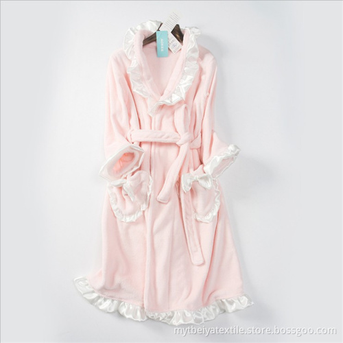 Factory Price Female Lace Comfortable Heated Coral Fleece Bathrobe